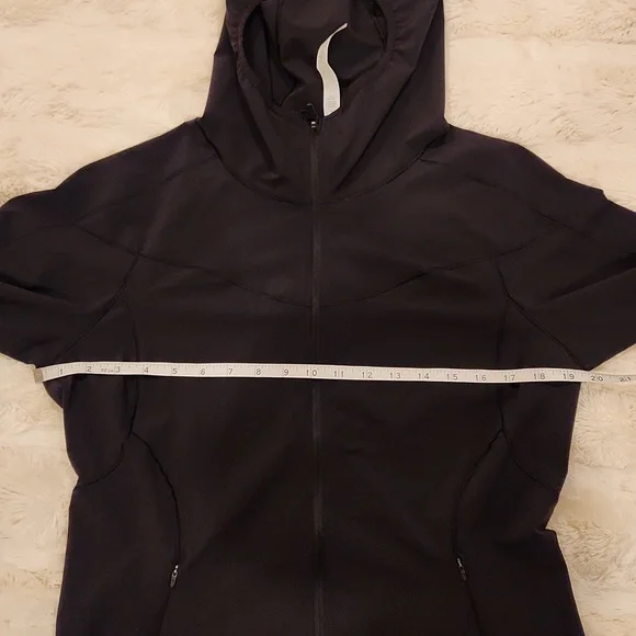 Lululemon Mist Over Windbreaker in color Black size 10 new no tag - Picture 14 of 17